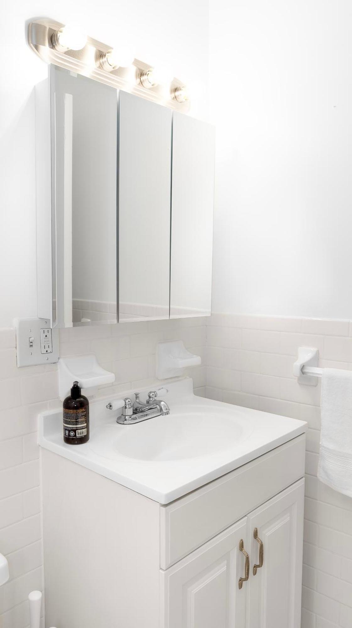 Apartment Midtown Luxe Retreat In The Heart Of City, Steps To Park, Subway & Bloomingdale Shopping *